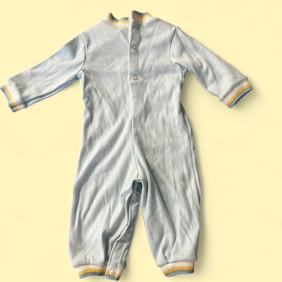 Vintage blue baby romper with yellow trim and teddy bear embroidery - Picture 3 of 4